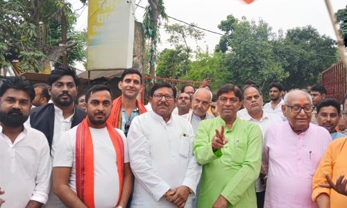 बंगाल में प्रचंड जीत पर भाजपा पदाधिकारियों ने मनाया जश्न