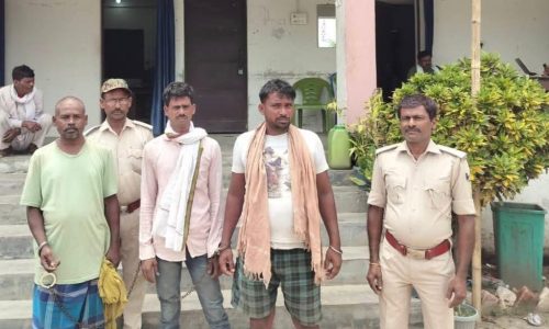 रौतारा पुलिस की बड़ी कार्रवाई, खुदना चौक से 03 शराब पियक्कड़ गिरफ्तार।