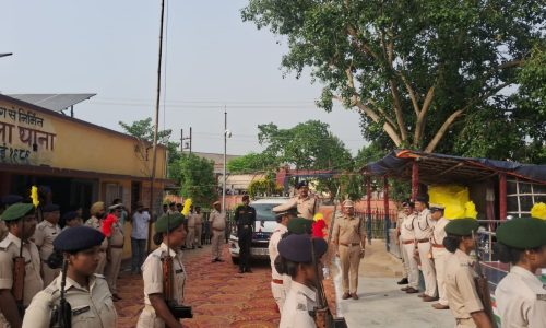 कुरसेला थाना का आईजी ने किया औचक निरीक्षण, लंबित मामलों के शीघ्र निष्पादन का निर्देश