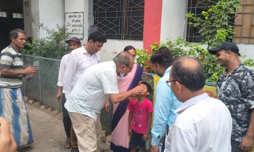 एसडीएम राजू कुमार ने पोलियो की ड्राप पिलाकर राष्ट्रीय पल्स पोलियो अभियान कार्यक्रम का किया शुभारंभ।