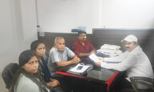 राष्ट्रीय जनगणना में जातिगत गणना को शामिल करने हेतु सांसद को सौंपा मांग-पत्र