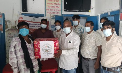 अमदाबाद पीएचसी में टीबी मरीजों के बीच फूड पैकेज वितरित