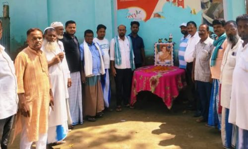 बारसोई में कांग्रेस कार्यकर्ताओं ने मनाई पूर्व प्रधानमंत्री राजीव गांधी की जयंती, दी श्रद्धांजलि