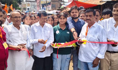 25 वर्षों से कांवरियों की सेवा में जुटी बोल बम सेवा समिति