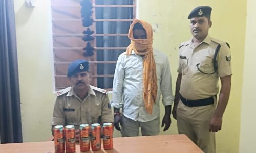 2.5 लीटर विदेशी शराब के साथ युवक गिरफ्तार, बाइक जब्त