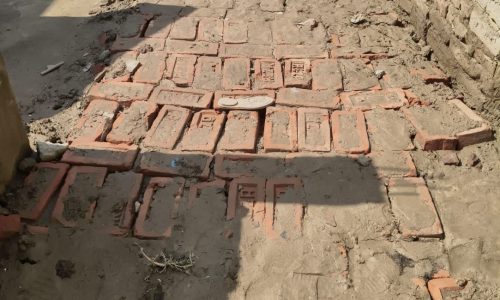 बिना योजना बोर्ड के गली निर्माण शुरू, बेलवा पंचायत के वार्ड-04 स्थित बासागांव में ग्रामीणों ने निर्माण कार्य की पारदर्शिता और गुणवत्ता पर जताई चिंता