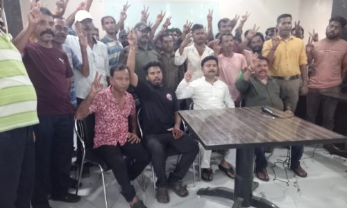 पीट लाइन ट्रेनों की सफाई लॉन्ड्री कर्मचारीओ का मांग को रेल प्रशासन देने को तैयार