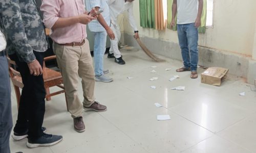 रेलवे लेखा विभाग में स्वच्छता अभियान, कर्मचारियों ने बढ़-चढ़कर लिया हिस्सा।