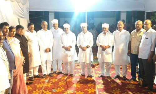 पूर्व भाजपा जिला महामंत्री की माताश्री के श्राद्ध समारोह में पहुंचे एनडीए के नेता, अर्पित की श्रद्धांजलि।