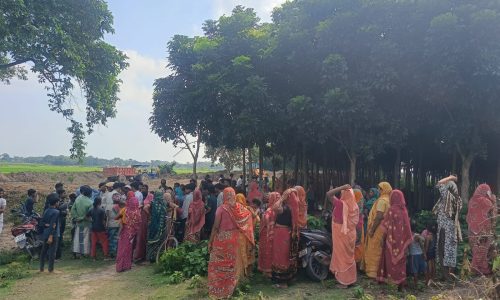 कब्रों के ऊपर निर्माण का आरोप, बघार में भड़का ग्रामीणों का आक्रोश, मौके पर पहुंचा प्रशासन