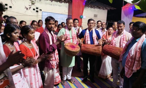 करमा-धरमा पूजा में उमड़ा आस्था का सैलाब, मंदार की थाप पर रातभर झूमे ग्रामीण