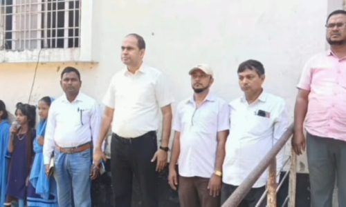 बारसोई प्रखंड के विभिन्न स्कूलों में साफ-सफाई, बच्चों की उपस्थिति एवं मिड-डे मील की व्यवस्था का प्रभारी शिक्षा पदाधिकारी ने लिया जायजा