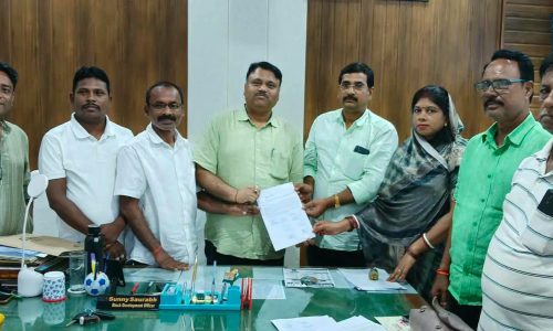 पीएम आवास ग्रामीण प्लस की सूची से योग्य लाभुकों के नाम हटाने पर मुखियाओं में नाराजगीवंचित परिवारों के नाम दोबारा जोड़ने और मामले की उच्चस्तरीय जांच की मांग