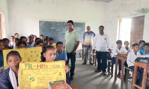 दशहरा व छठ पर्व में भीड़-भगदड़ से बचाव को लेकर बच्चों को किया जागरूक।